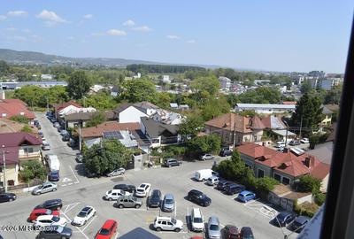Centru - Apartament 4 camere - 103 mp, 3 balcoane, loc de parcare! - 2