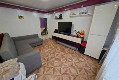 Apartament cu 2 camere decomandat în Podu Roș