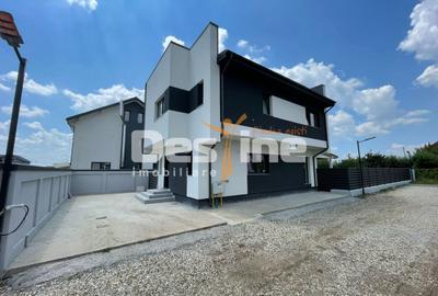 Casă individuală cu 4 camere în Central