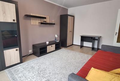 Apartament cu 2 camere decomandat, mobilat în Apărătorii Patriei