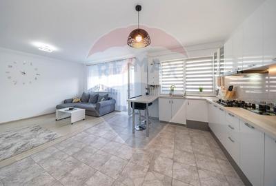 Apartament cu 2 camere de vânzare cu loc de parcare, Subcetate - 2