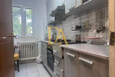 Apartament cu 3 camere semidecomandat în Brâncoveanu