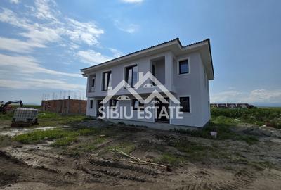 Duplex nou in Sura Mica, 4 camere, 3 bai - 15