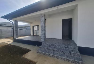 Casă individuală cu 3 camere în Țegheș