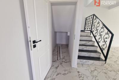 Duplex de vanzare cu 3 camere si teren de 309 mp - Recas - 18