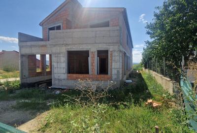 Casă individuală cu 4 camere în Iris
