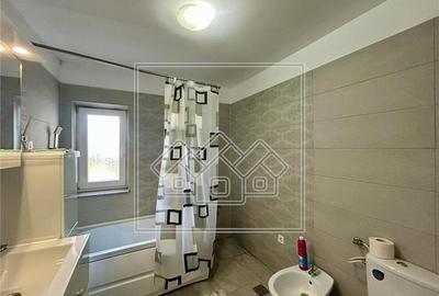 Apartament cu 2 camere, decomandat + balcon, 2 locuri de parcare - 10
