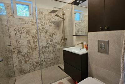 Apartament 3 camere 2 locuri de parcare si boxa , Strada Carpati - 13