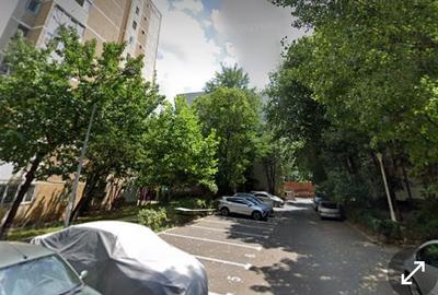 Apartament cu 3 camere decomandat în Alexandru Obregia