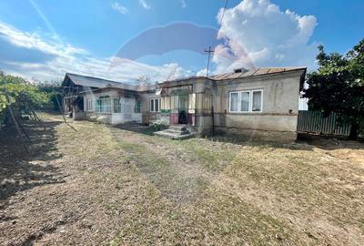 Casă individuală cu 3 camere în Vărsătura