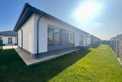 Casă cu 4 camere în Tunari