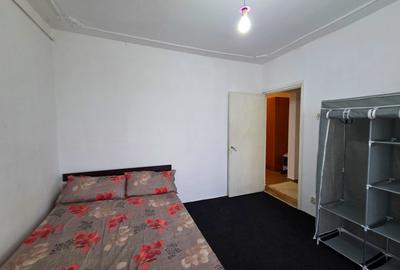 Apartament cu 3 camere decomandat, mobilat în Alexandru cel Bun