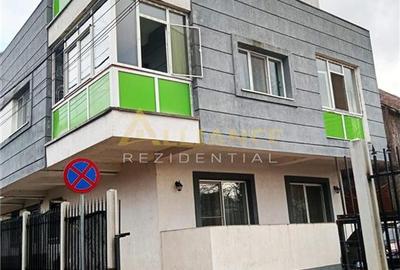 Apartament cu 3 camere decomandat în Berceni