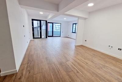 Penthouse cu 4 camere, 372 mp inclus terasa , la 200 m de rond Pipera