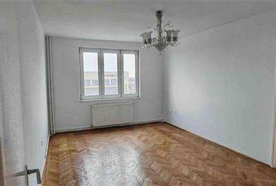 Apartament cu 3 camere circular în Astra
