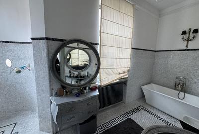 Vila istorica de vanzare in zona *Unirii* | 21 camere | curte, garaj - 24