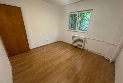 2 Camere Parter din 8 an 1982 Ideal Birou Firma Bloc Izolat Bucur Obor - 10