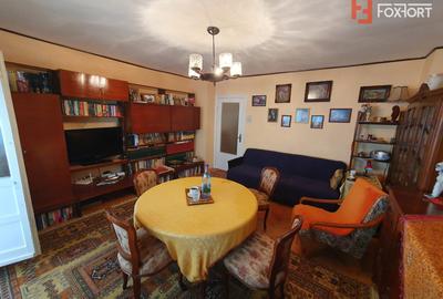 Apartament 3 camere, decomandat, etaj 1, zona Vladeasa - 2