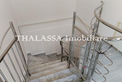 Duplex cu scara interioara si curte - constructie noua - 1