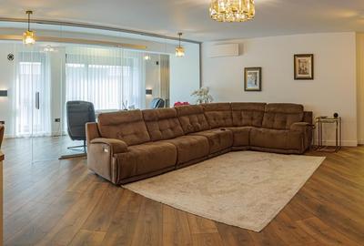 Apartament cu 3 camere decomandat în Carrefour