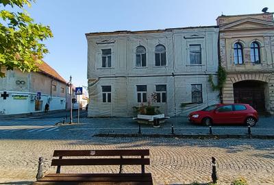 Oportunitate unică de investiție în centrul orașului Râșnov! - 1