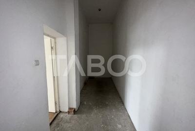 Spatiu comercial 110 mp de inchiriat strada Semaforului - 10