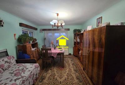 Casa de vanzare cu 2 camere si curte generoasa in zona Gruia - 5