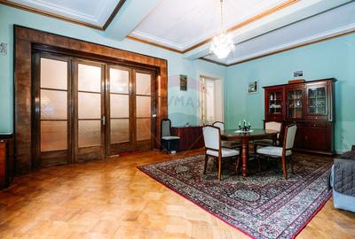 Apartament spațios cu grădină proprie într-o vilă interbelică renovată - 1