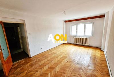 Apartament cu 3 camere decomandat în Cetate