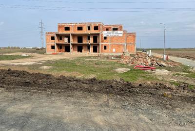 PROPRIETAR, persoana juridica, BLOC 7 ap + ! SAD la parter, langa PADURE si LAC - 6