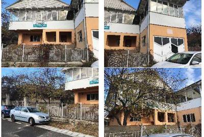 Casă individuală cu 11 camere în Bănești