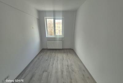 De închiriat apartament 3 camere etaj 1 - 1