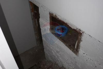 Casă cu 5 camere de vânzare, str. Dragoș Vodă - 16