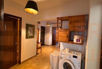 Apartament 3 camere de inchiriat, in zona Centrala -  vedere catre Blvd Mircea - 1