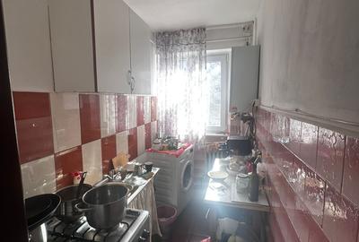 Apartament 2 camere, etajul 2/4, zona Mircea cel Batran - 4