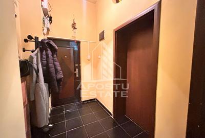 Apartament spațios 4 camere, 2 băi, parteer inalt în Piata Maria - 14