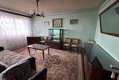 Apartament cu 3 camere decomandat în Drumul Taberei