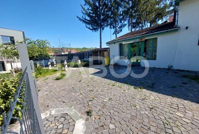 Casa de inchiriat 90 mp 3 camere curte 370 mp aproape de mall Cisnadie - 12