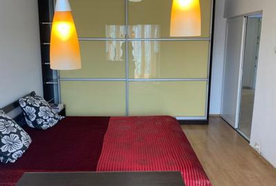 13 Septembrie | 3 Camere | Centrala | Bloc 1986 Anvelopat | Etaj 4 - 1