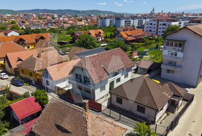 Casă 6 camere D+P+M-238 mp utili, 514 mp curte, Zona  Cartier Kogalniceanu - 2