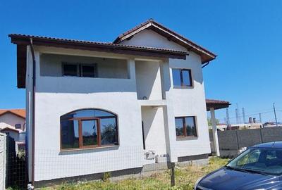Vila P+1, zona linistita, pentru doua famili. - 4