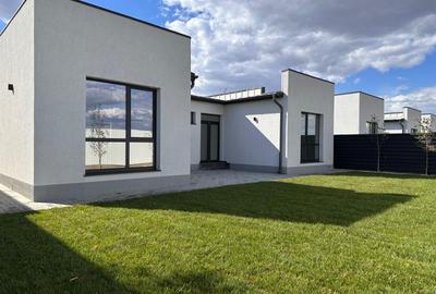 Case pe parter cu arhitectură mediteraneană – confort, eleganță și spațiu - 16