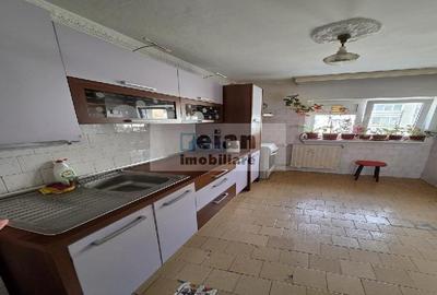 Apartament cu 2 camere decomandat în Lujerului