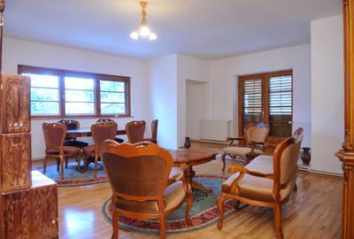 Vila de pe cărțile poștale - 11