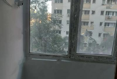 TITAN,Costin Georgian Metrou,etajul 2/10 ,BLOC Reabilitat. - 4