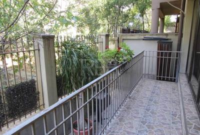 Vilă 5 camere Trapezului, centrală, an 2007, 174 mp - 11