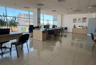 Birou  elegant, mobilat,luminos, supraf. vitrata mare, lift , 241 mp, Bd. Mamaia - 21