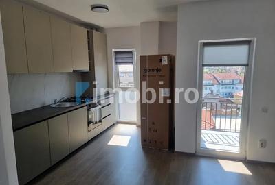 Apartament 2 camere cu parcare, Semicentral