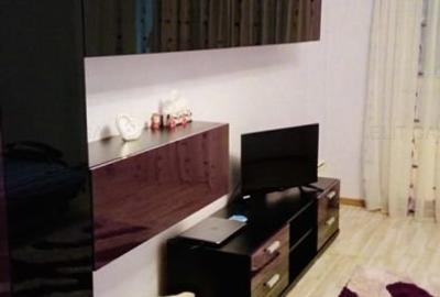 Apartament cu 2 camere decomandat, mobilat în Nicolina