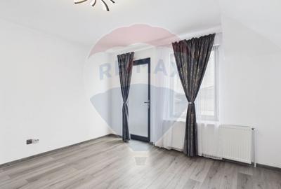 Casă / Vilă cu 5 camere de vânzare - 25